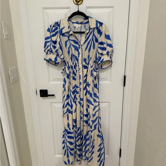 Blue and White Leaf Print Dress - Picture 4 of 9